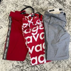 2 pairs mens joggers and a pair of men’s pants
See pictures for sizes and brand